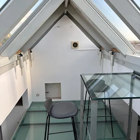 Loft Private Parking Йер